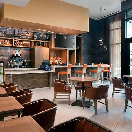 Courtyard By Marriott Phoenix Downtown Exterior photo